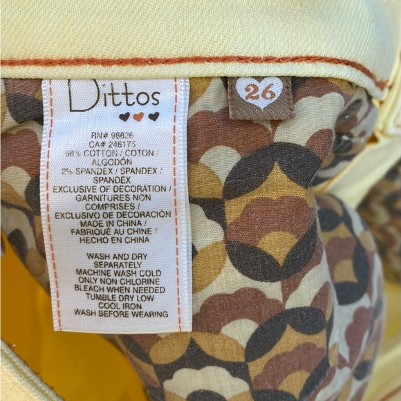 Adorable dittos yellow denim shorts with embroidered heart detail 💛 Sz 26 - Picture 7 of 7